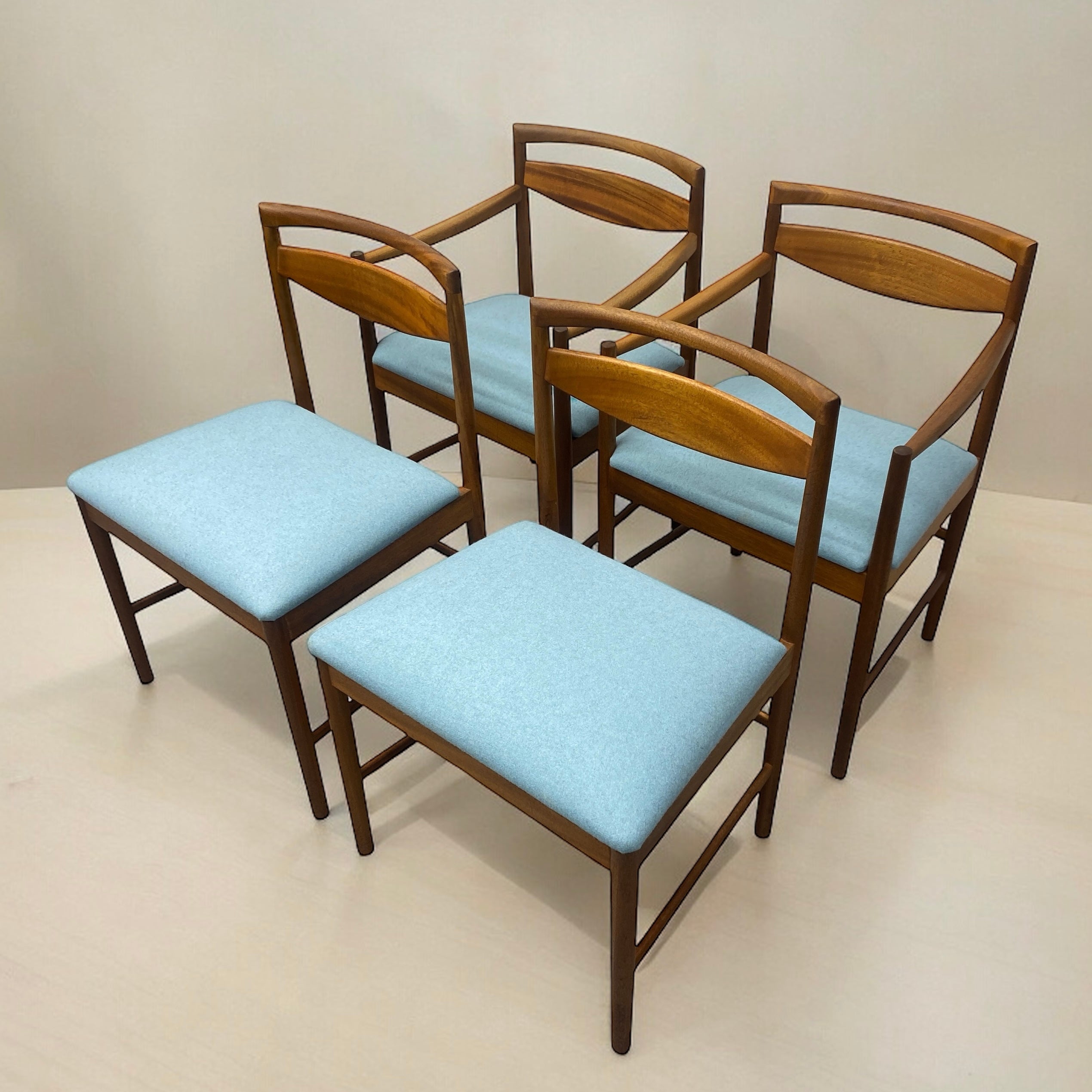 Room Set Dining Chairs Carvers Midcentury McIntosh