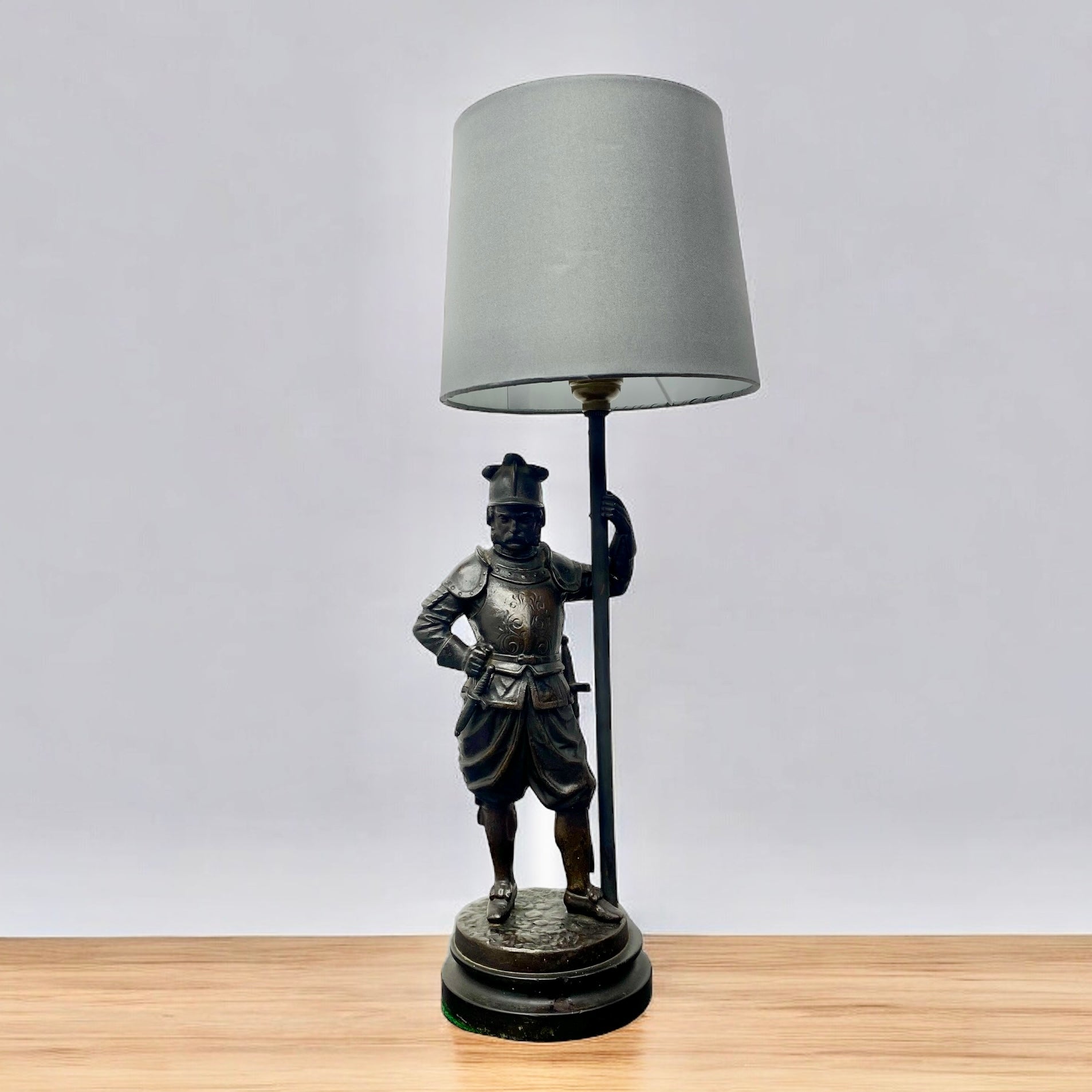 SOLDIER TABLE LAMP