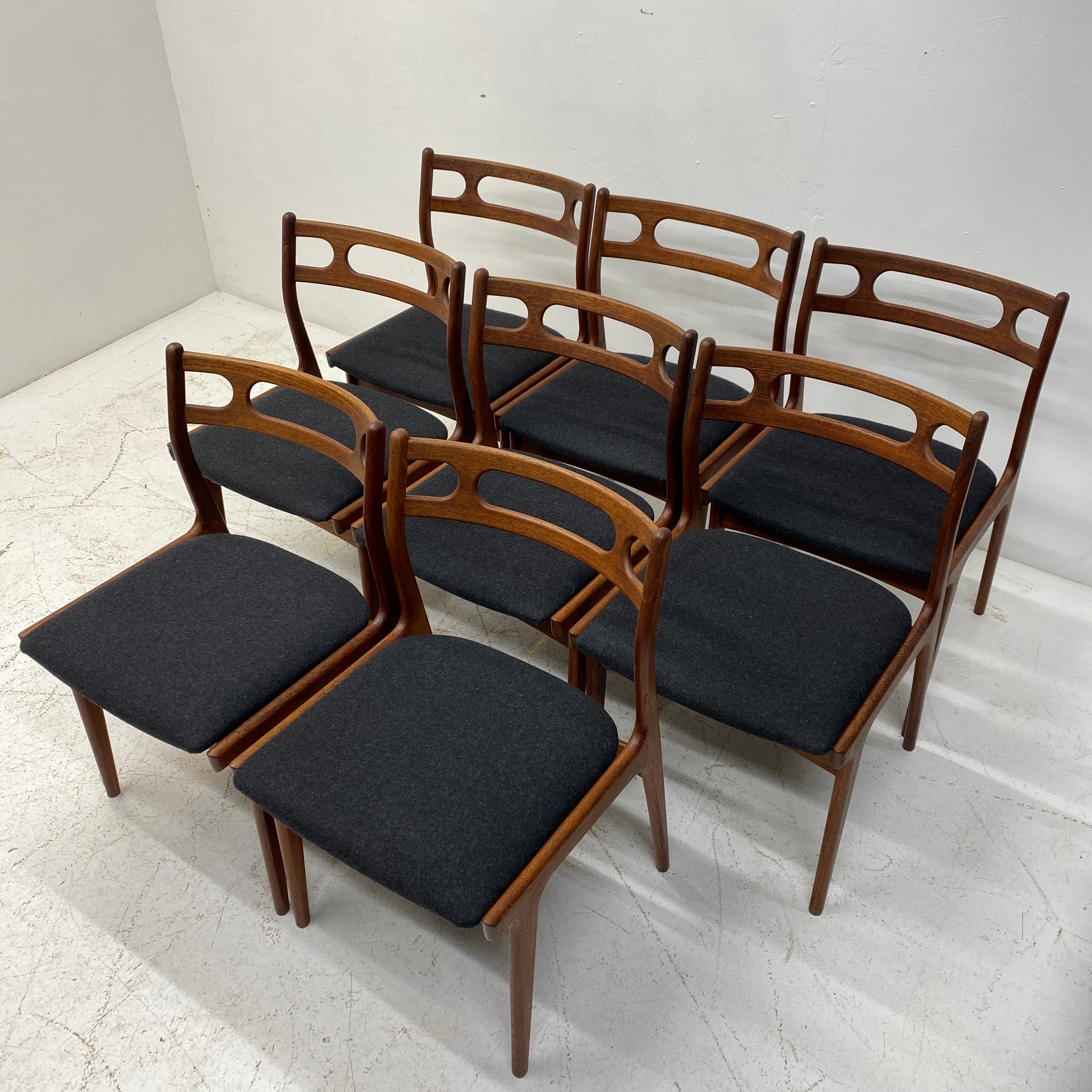 Teak Of Jonannes Anderson Dining Chairs Model 138 Set Of Eight